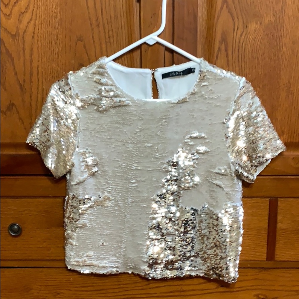 Reversible sequin short sleeve fashion top